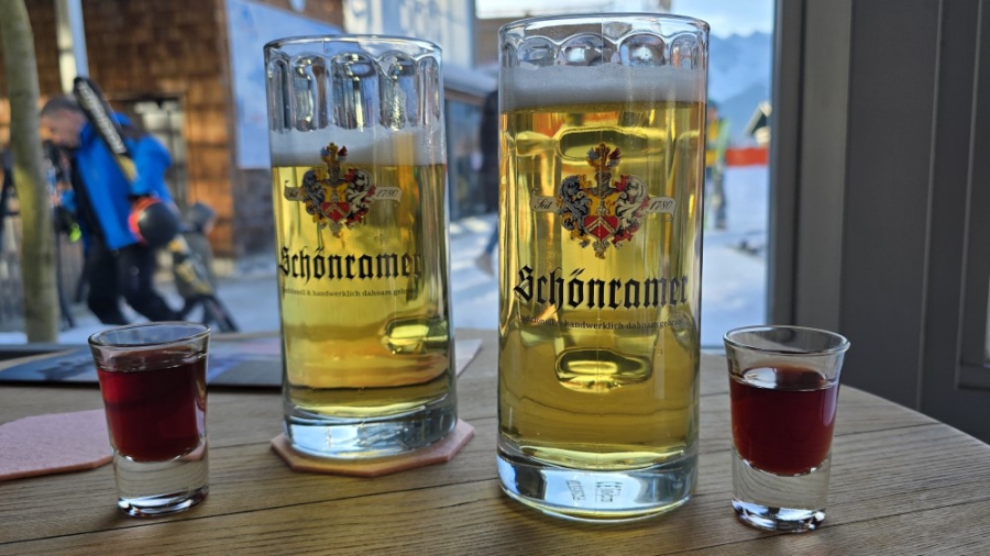 10 dingen die alleen op wintersport normaal zijn.
